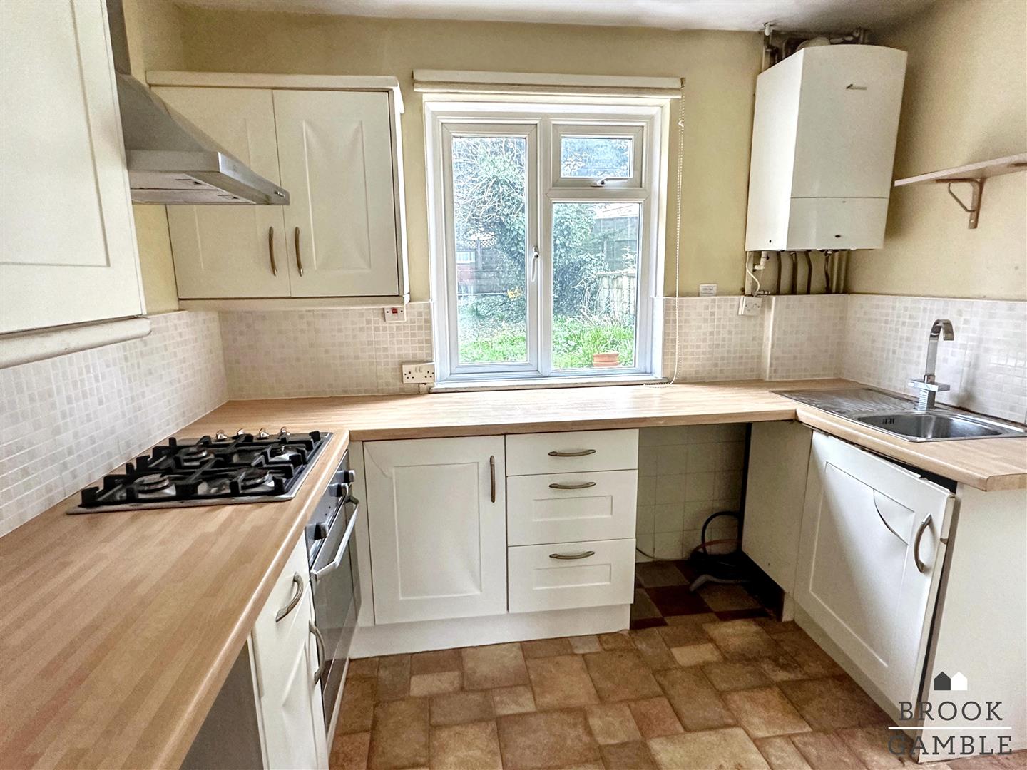 3 Bedroom House. Downs Avenue in Eastbourne,  9